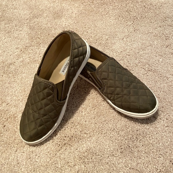 Steve Madden Quilted Sneakers - Picture 2 of 2